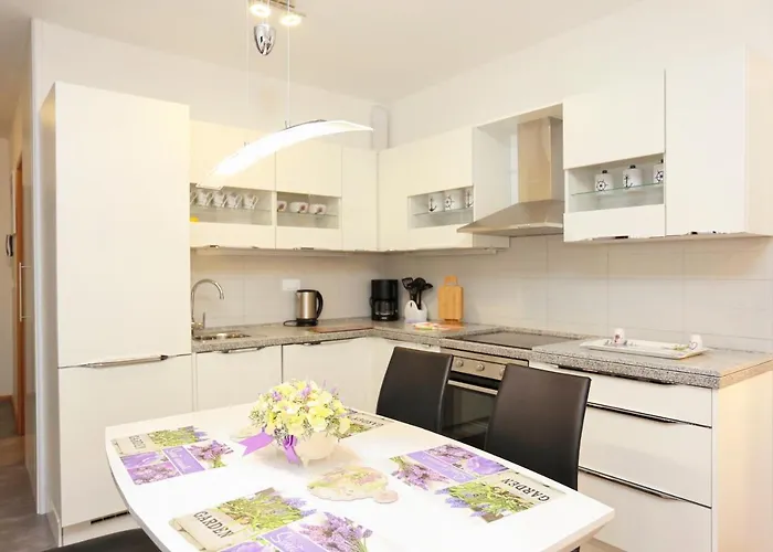 With A Parking Space - 11863 سبليت